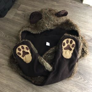 🎂Warm Fuzzy Bear Hat With Scarf Feet Pockets